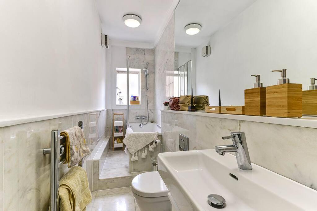 Modern One Bedroom In Fitzrovia, Central London Londres Exterior foto